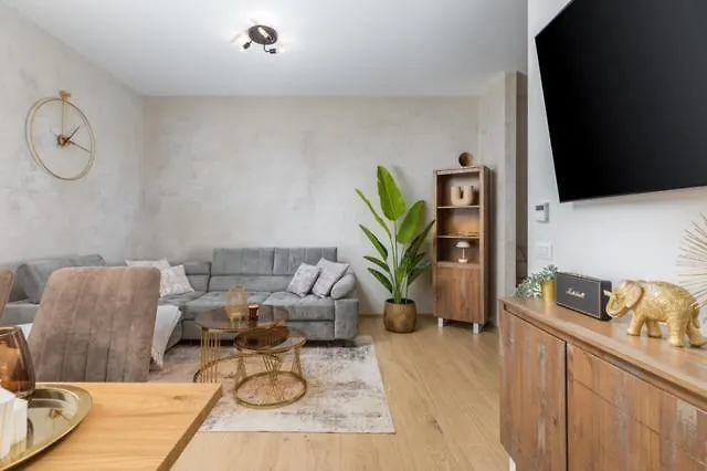 Lux Liburni - New פולה